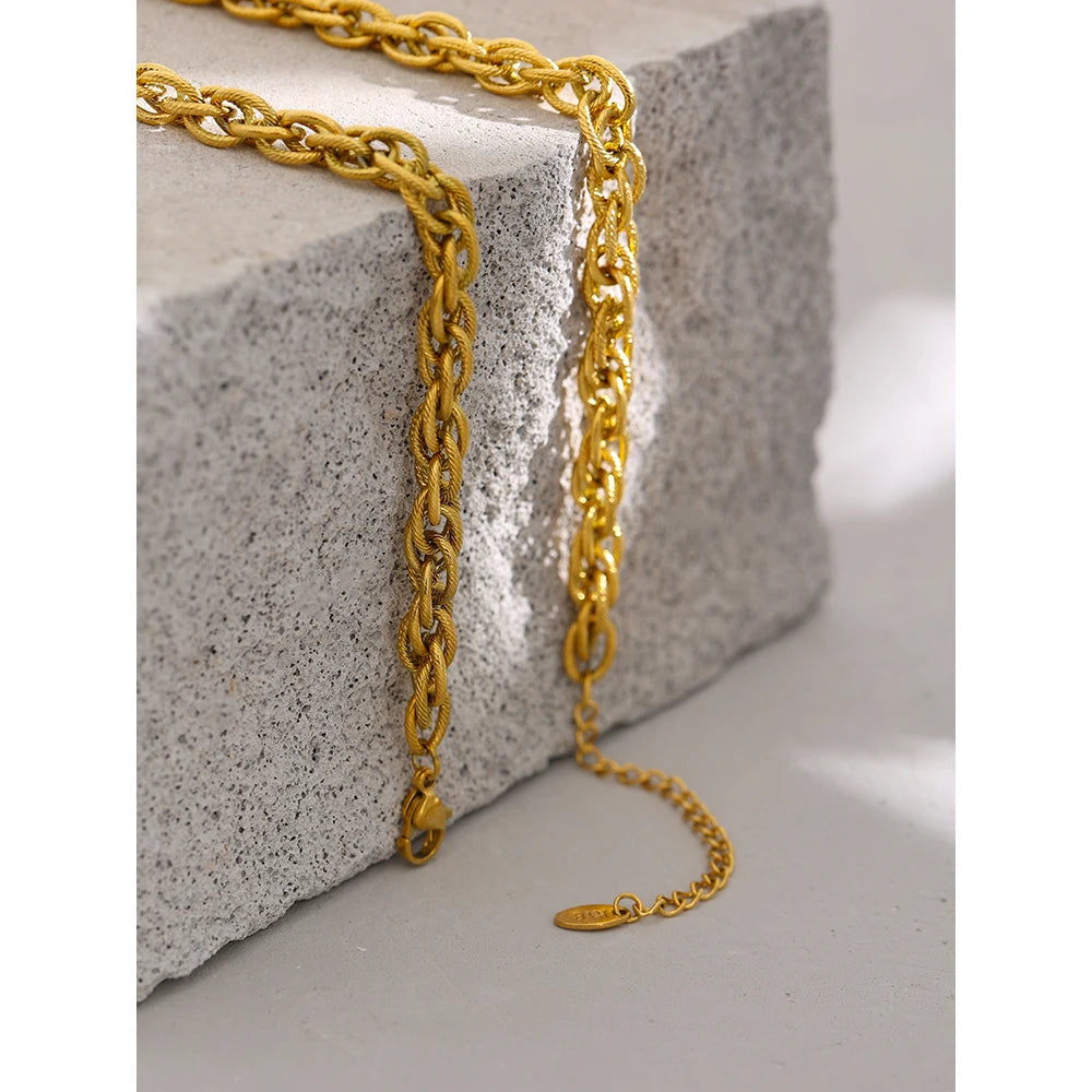 Alice Necklace