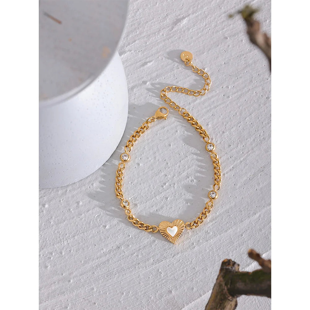 Amira Bracele