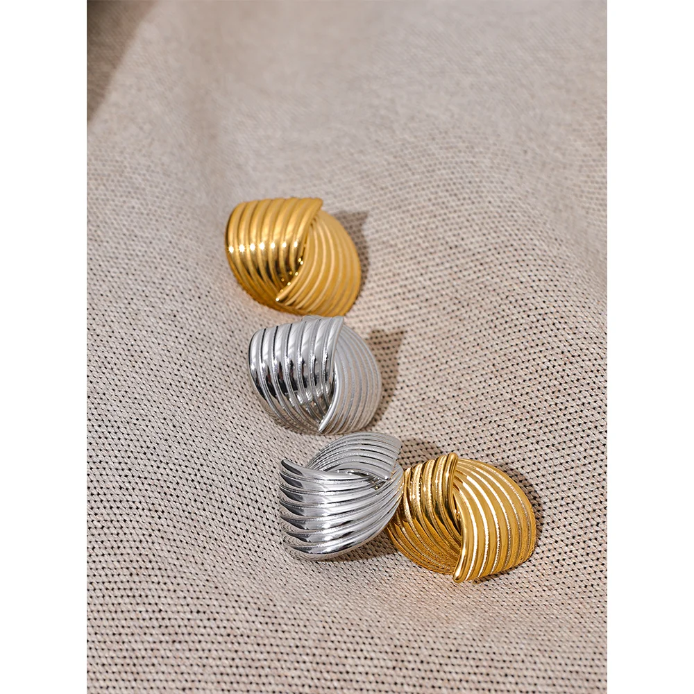 Vivienne Earring
