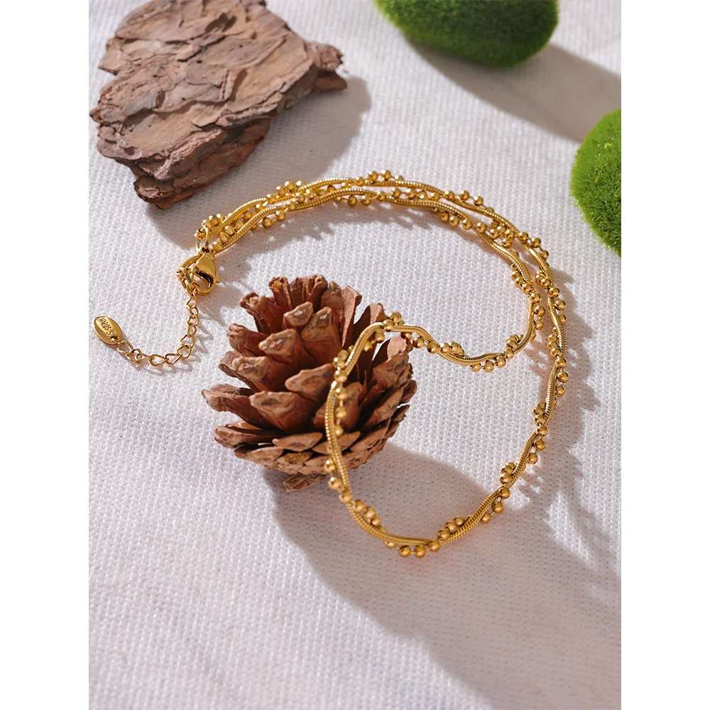 Mary Necklace