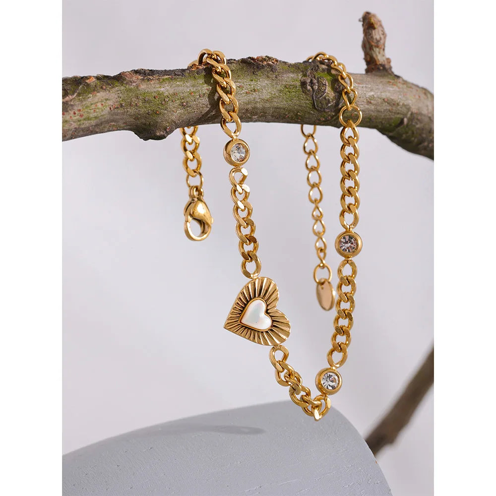 Amira Bracele