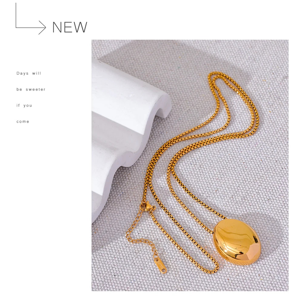 Cora Necklace