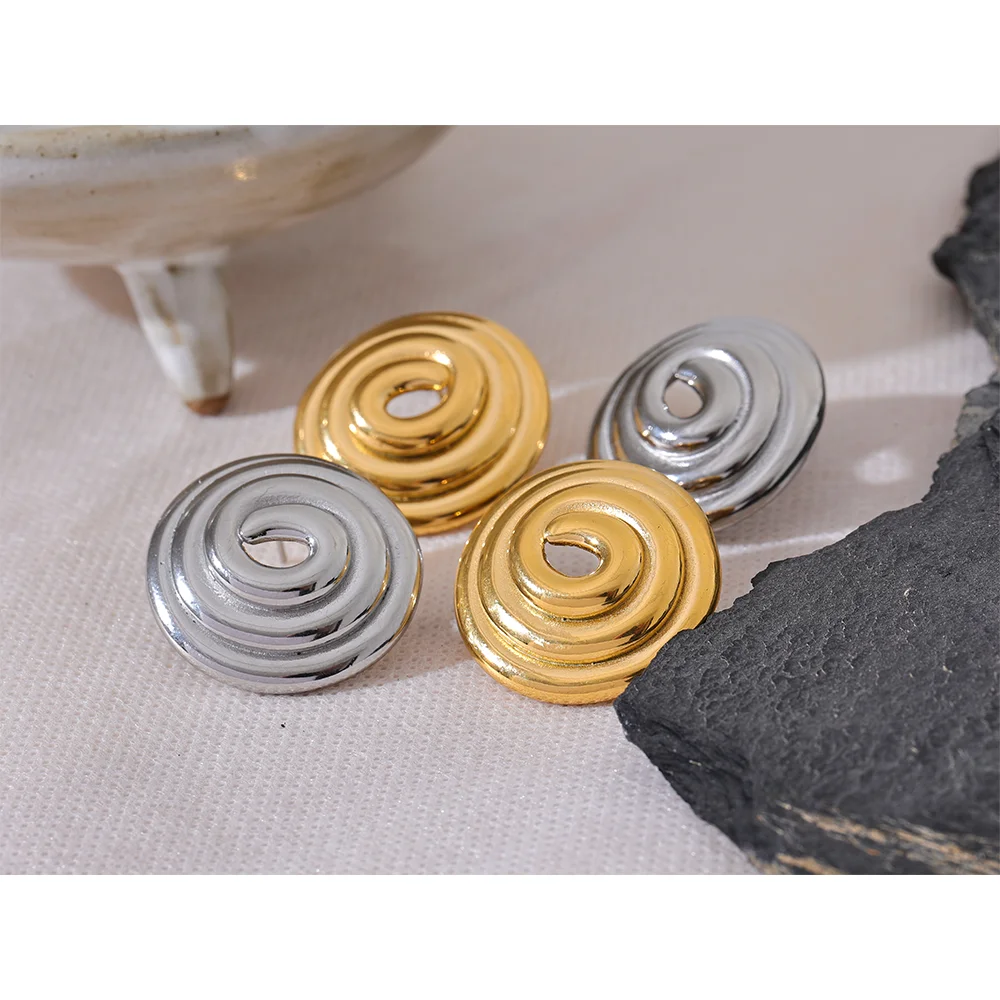 Leia Earring