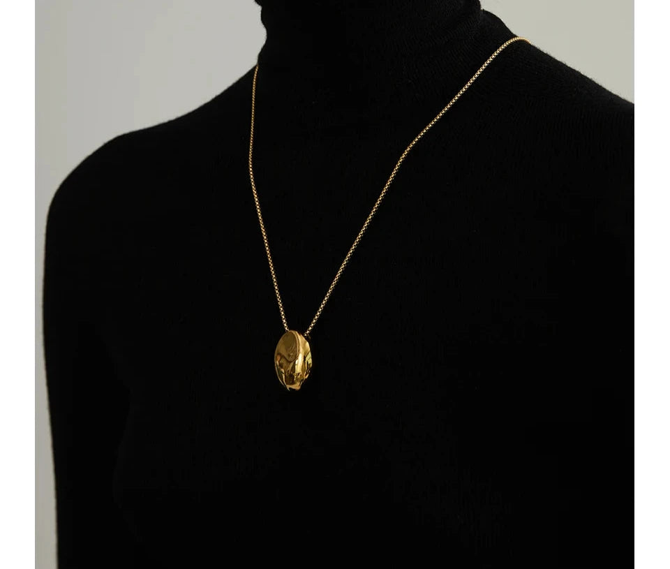 Cora Necklace