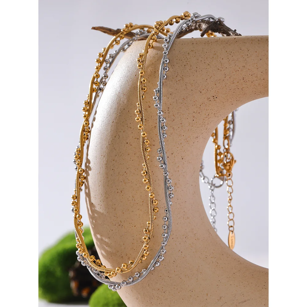 Mary Necklace