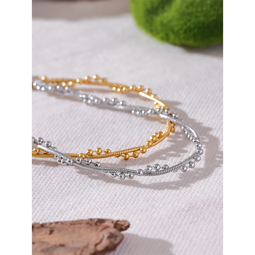 Mary Necklace