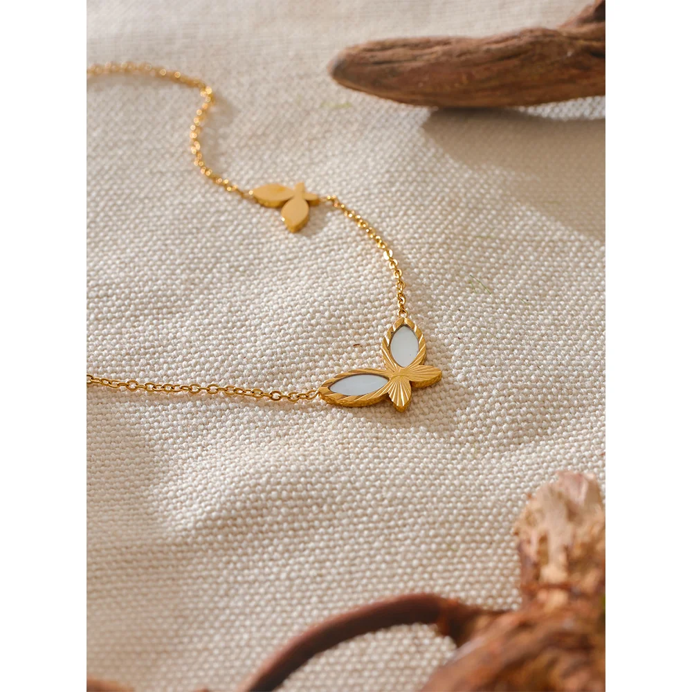 Everly Necklace