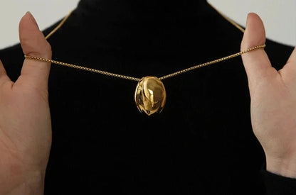 Cora Necklace